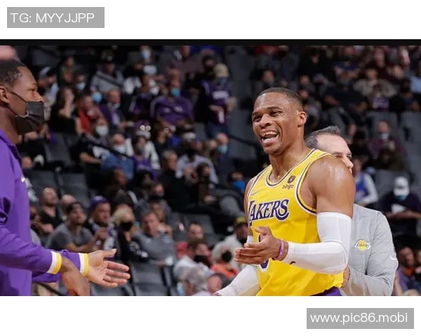 [2026年01月30日]拉梅洛-鲍尔新季前赛数据解析：高效进攻核心初现，失误控制成隐忧