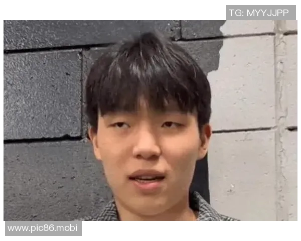 很艰难！杨瀚森次节3分钟被连吹3犯 没有得分 仅1板进账 正负值-1