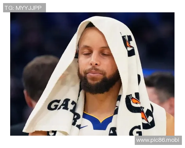 队记：库里10天后复查右膝伤情，确定无缘本赛季奖项评选